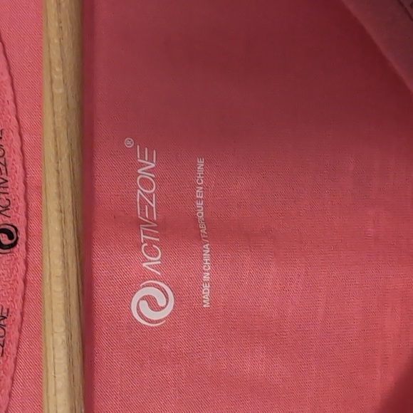 Light and comfortable Pink Active top - Picture 2 of 5